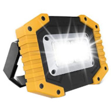 Trongle construction LED spotlight