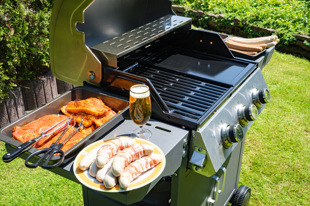 side_view_of_grill_in_garden