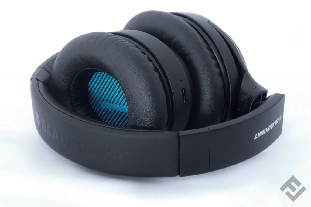 Blaupunkt HPB 200 folded headphones