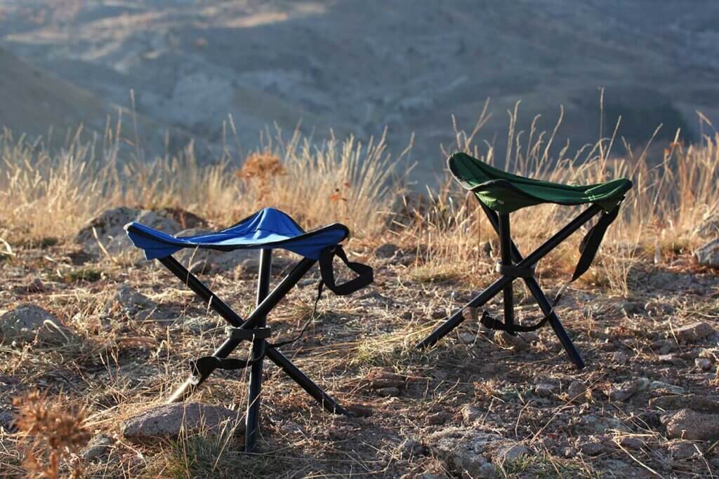 camping_stool_in_mountain