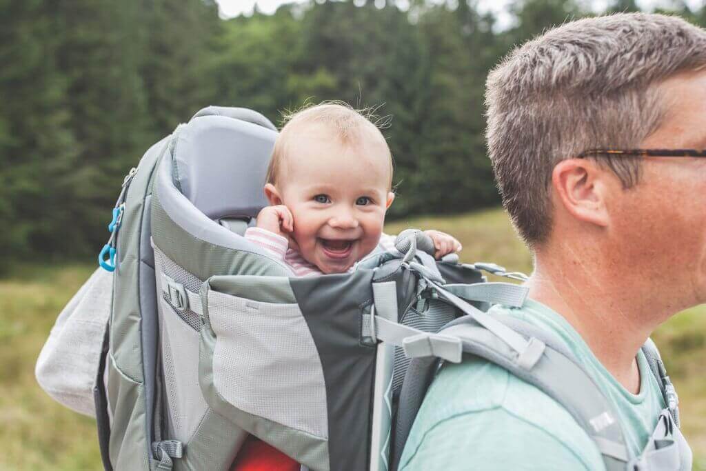 In the Kraxe, even small children have fun on the hike.
