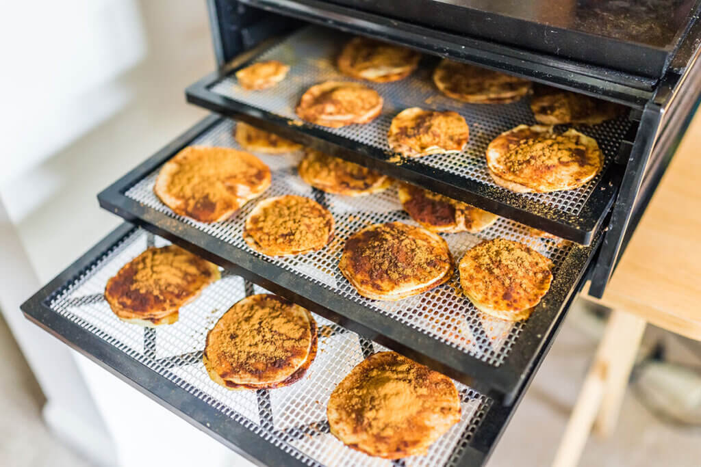 Apple slices dehydrator