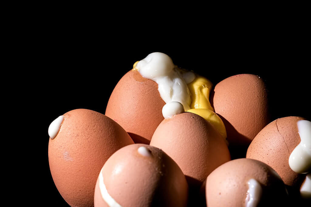 About every tenth egg cracks during preparation - regardless of whether you crack it or not.
