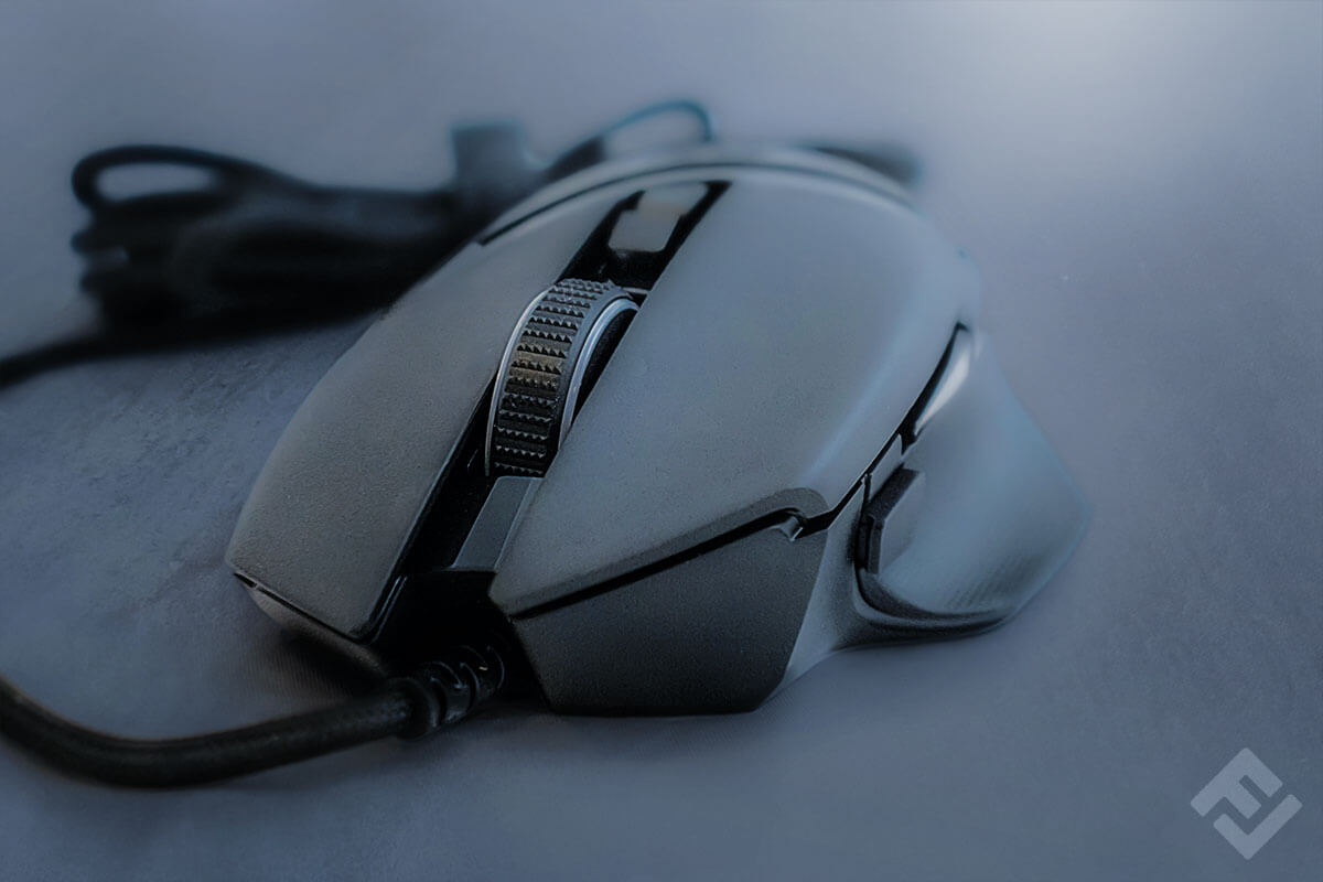 close up of front of razer basilisk v3