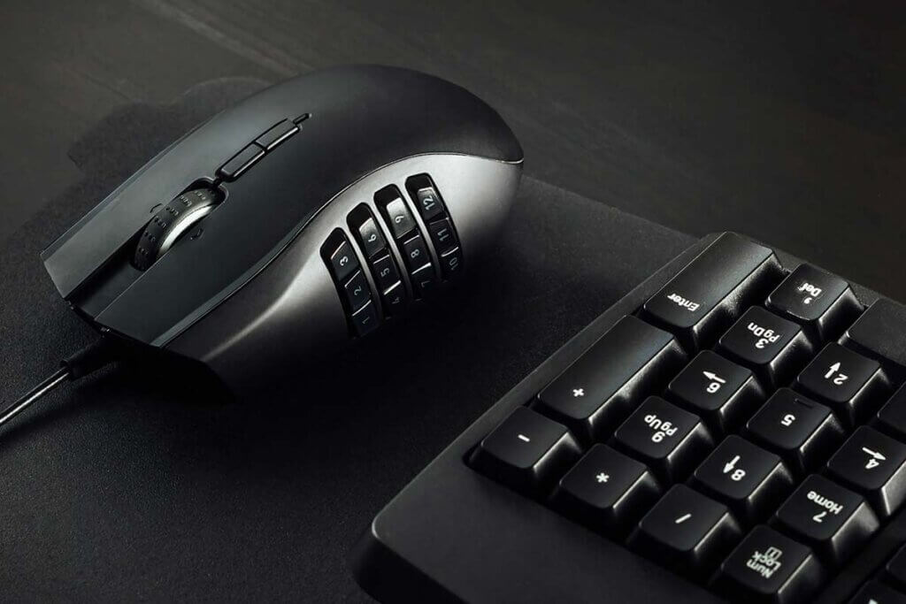 Gaming mouse with side buttons
