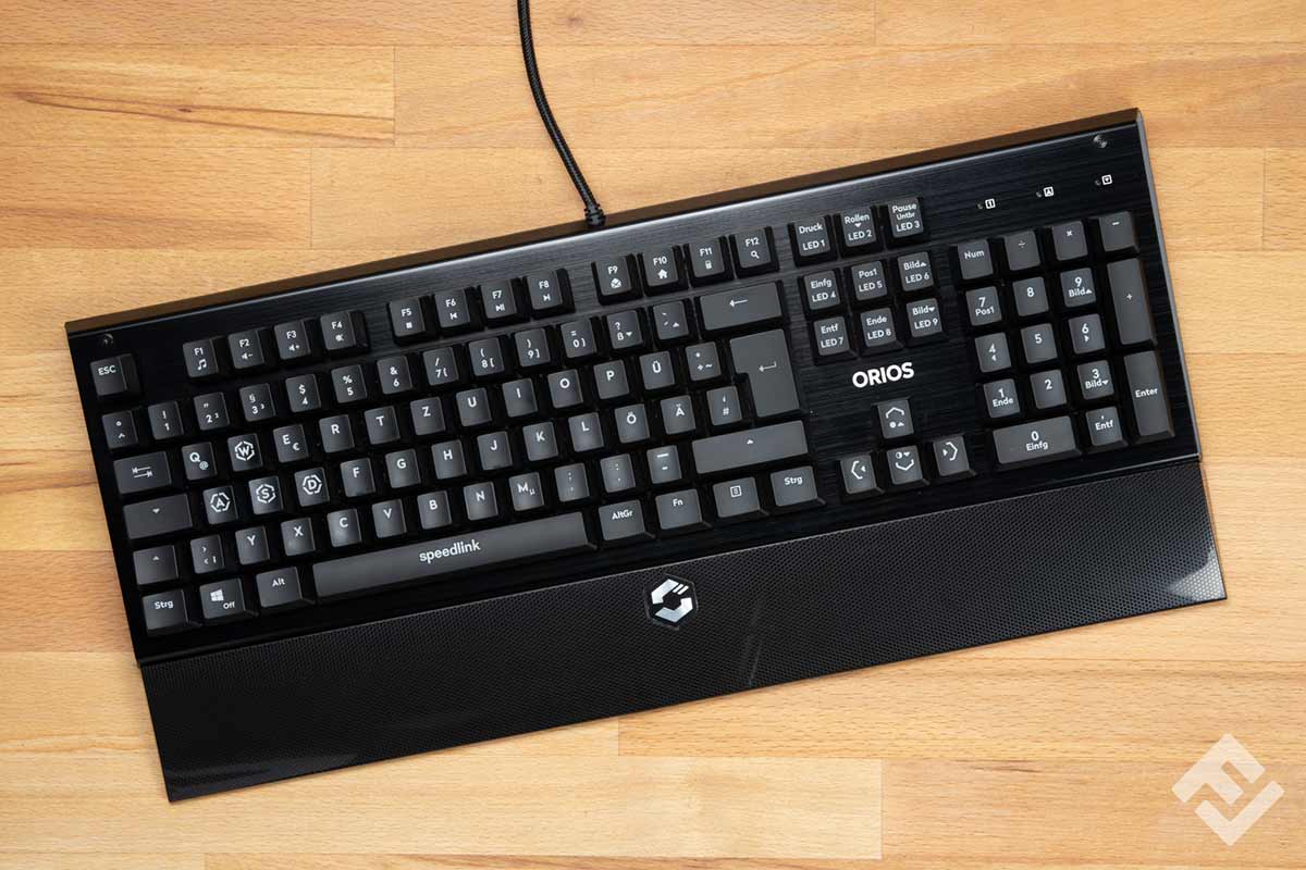 Opto-mechanical keyboard on a desk
