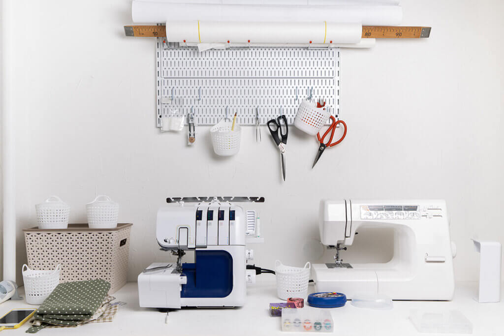 overlocker sewing machine with other tools