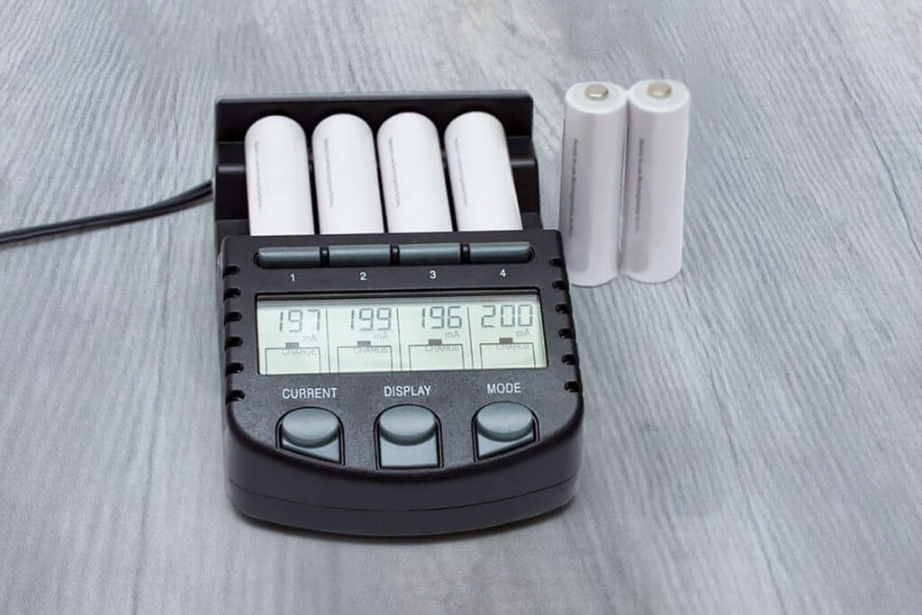 Intelligent battery charger