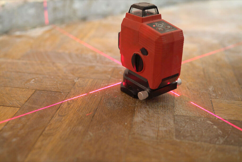 Laser cutting indicator on floor