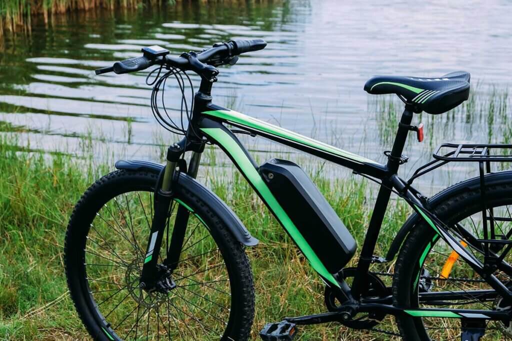 e_bike_by_lake